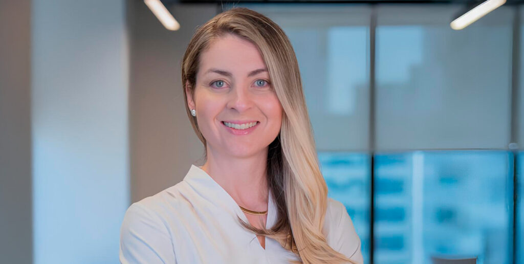 Ibovespa em recorde e Selic no maior patamar em 20 anos criam cenário inédito para investidores, aponta especialista