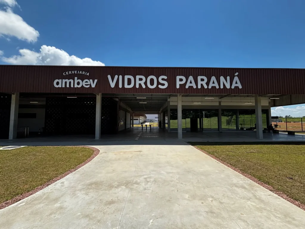 Ambev investe R$ 1 bilhão em fábrica de garrafas de vidro no Paraná