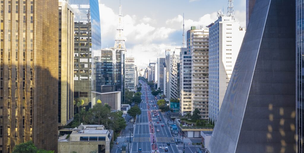 Apagão em SP causa prejuízo de R$ 1,5 bi ao comércio e serviços