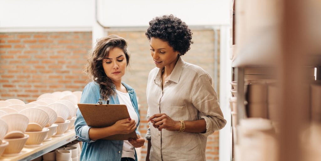 Mercado formal em alta: vagas CLT crescem 16%, o dobro do ritmo das PJ