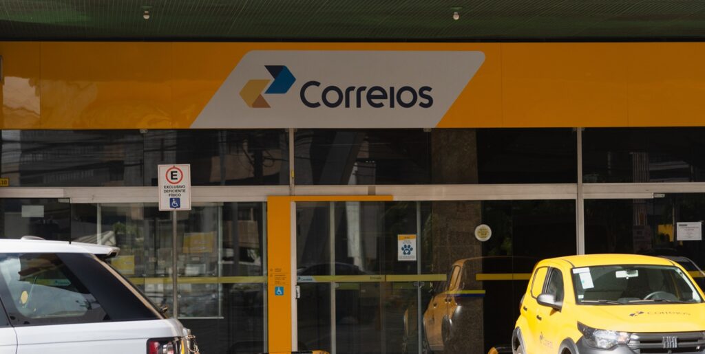 Lula descarta privatização dos Correios e defende reestruturação da estatal