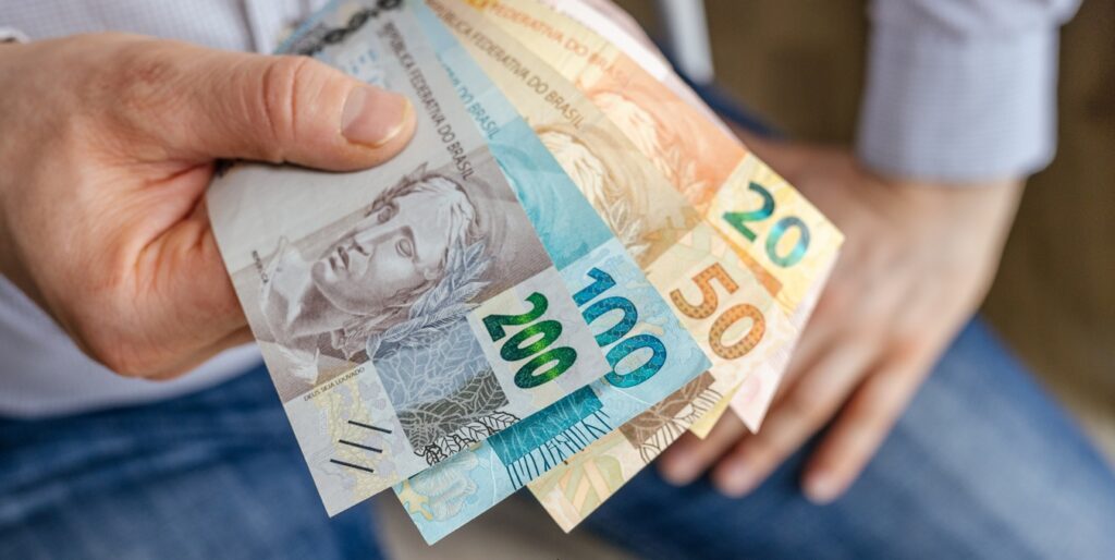 Governo confirma mínimo de R$ 1.621 para 2026, com custo fiscal de R$ 43 bi