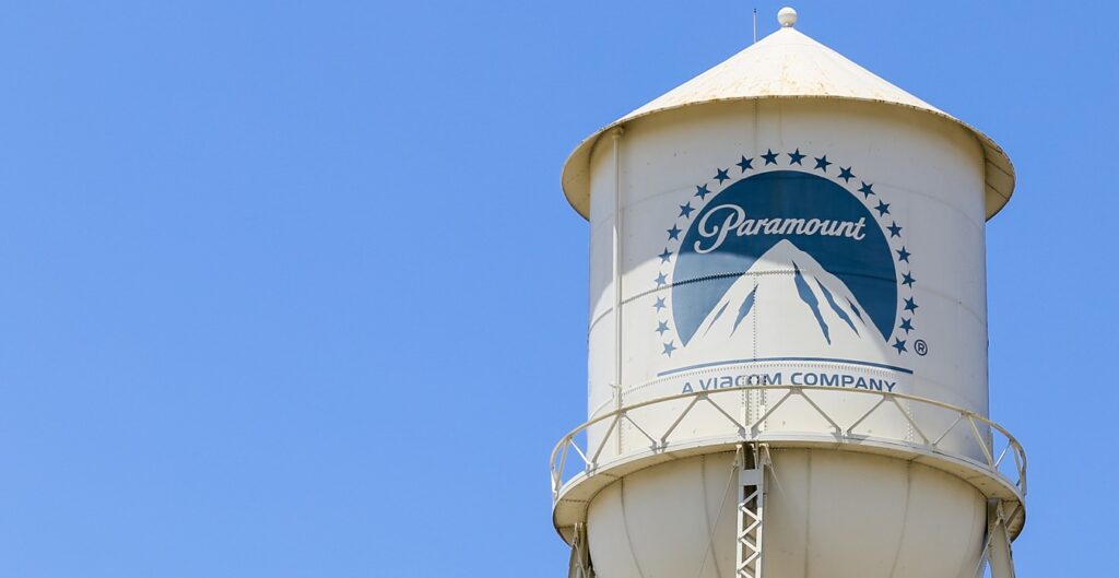 Paramount lança “oferta hostil” de US$ 108 bi pela WBD e ameaça acordo com Netflix