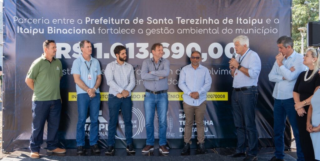 Itaipu investe em reciclagem e entrega equipamentos para catadores no Oeste do PR