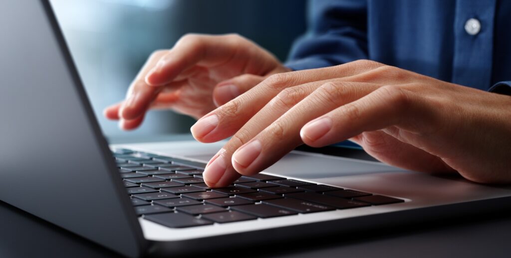 Salários em IA chegam a R$ 10 mil e refletem disputa por profissionais qualificados