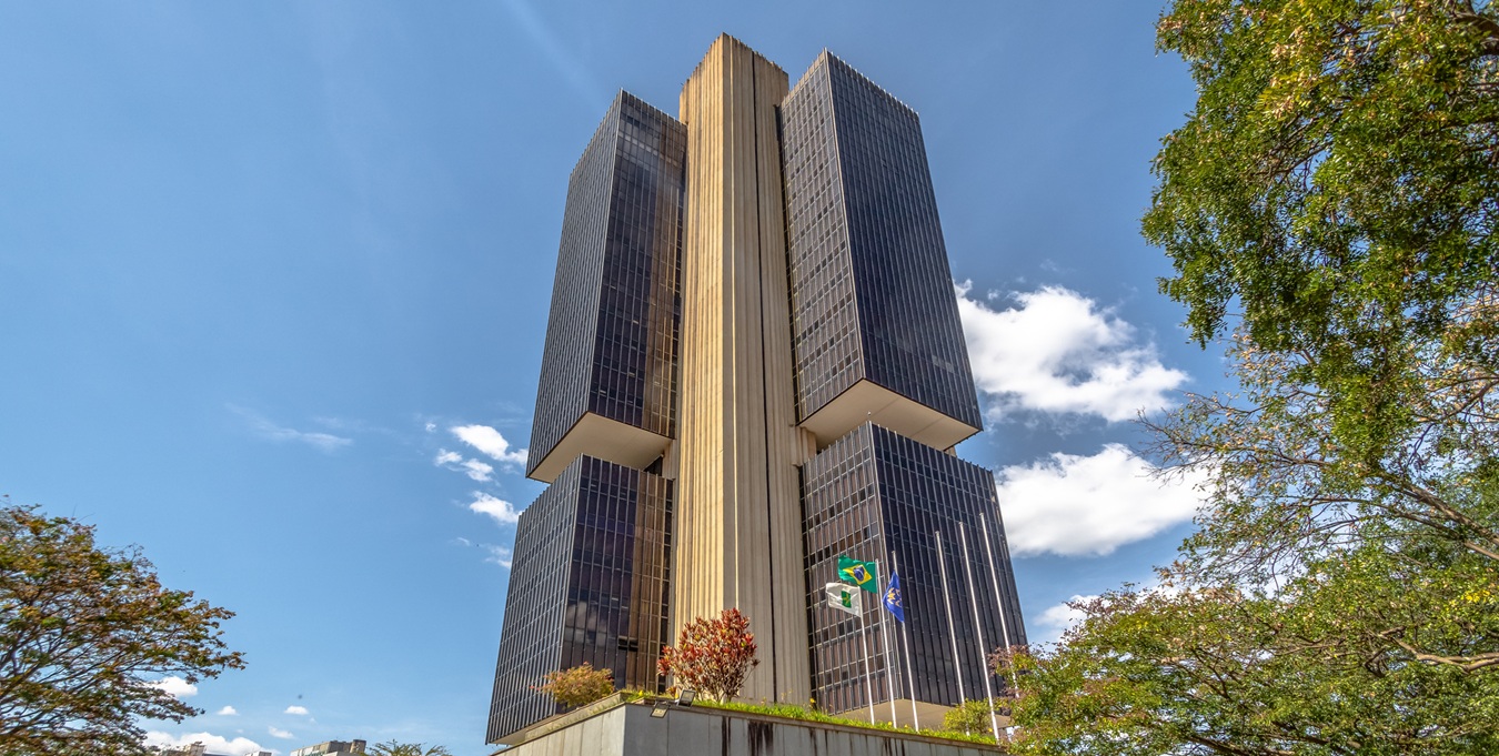 Inflação projetada pelo mercado rompe teto da meta e chega a 4,71%