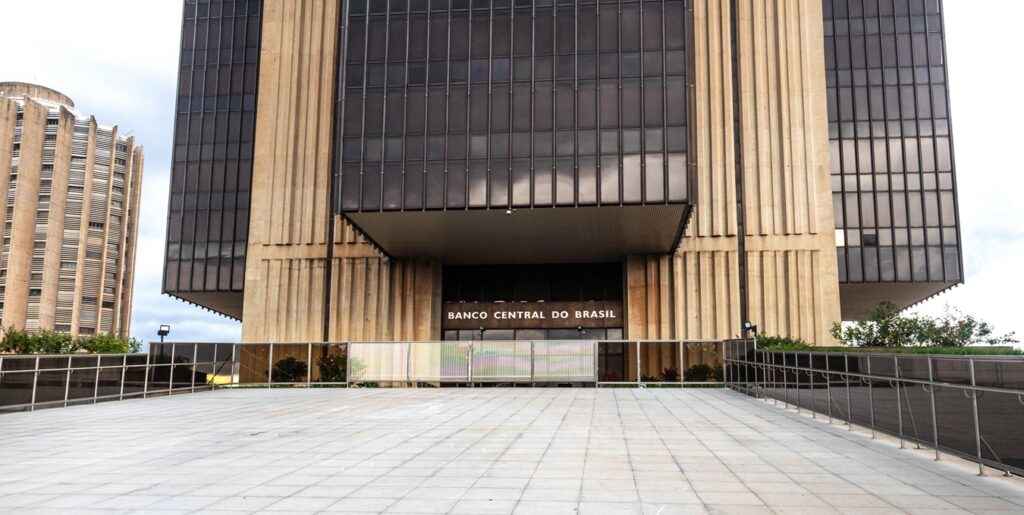 Copom corta Selic para 14,50% ao ano, mas comunicação indica cautela