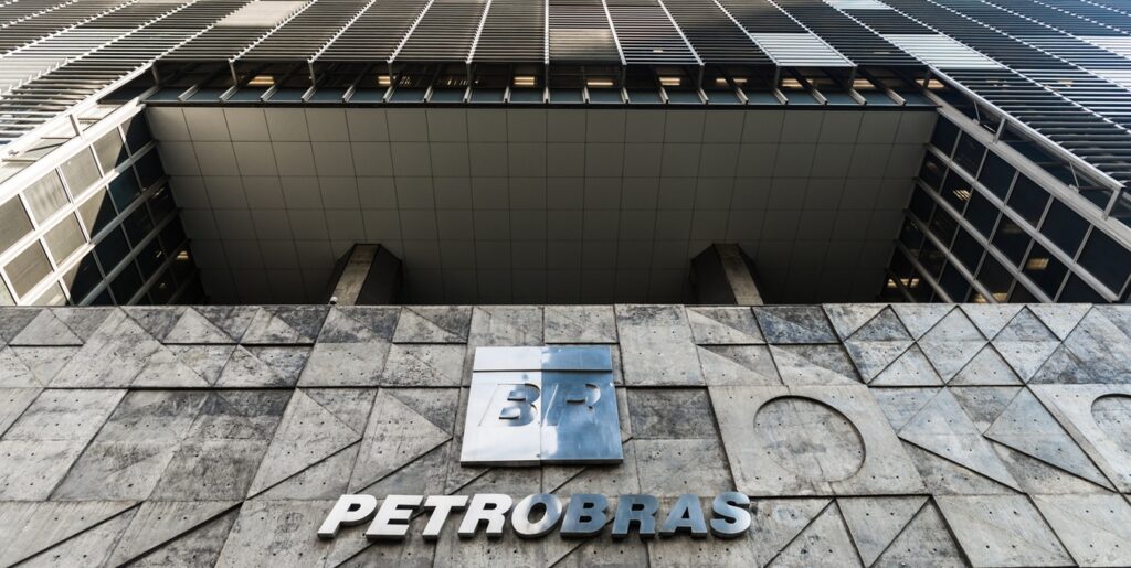 Petrobras reduz preço do diesel em 8% nas refinarias e traz alívio após escalada da guerra