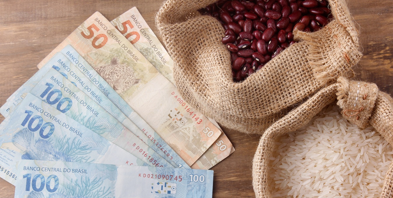 Para 69% dos brasileiros, preço dos alimentos subiu no último mês, aponta Quaest