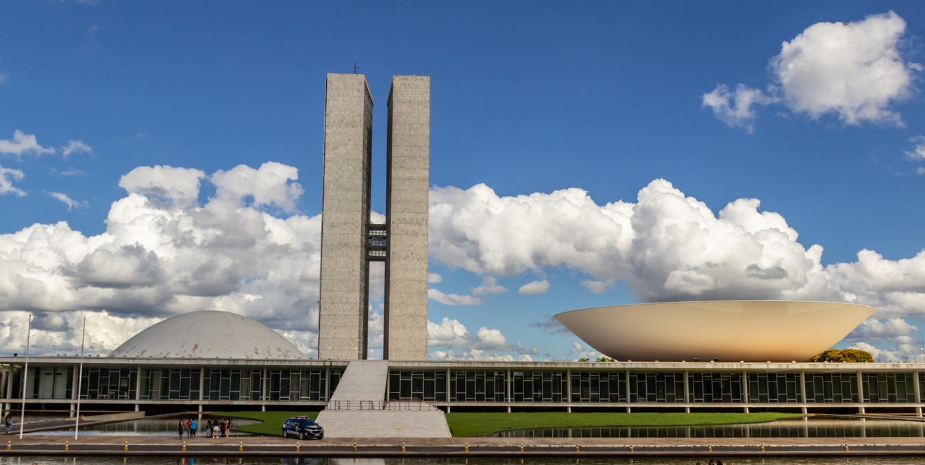 Governo ameaça acionar STF contra “pautas-bomba” que podem somar R$ 111 bilhões