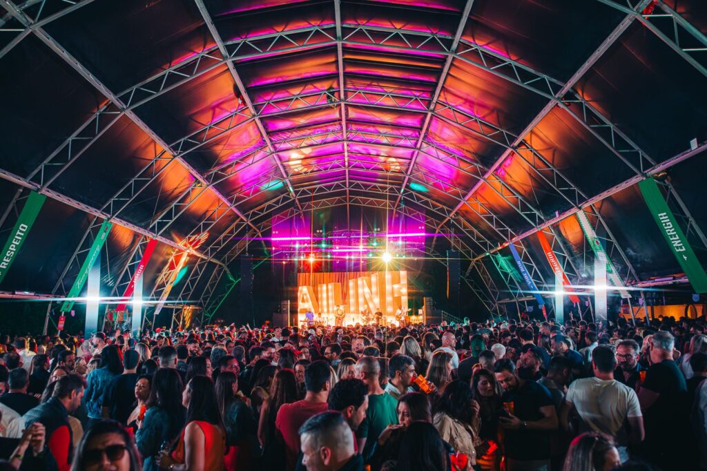 Bailinho do Bossa celebra os 18 anos da casa com palco 360º e noite inédita na Ópera Concept Hall