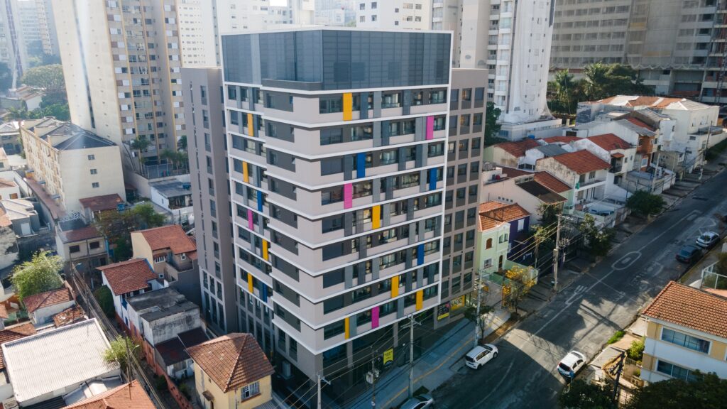 Mais de 1,5 milhão de estudantes vivem longe da cidade de origem e mobilidade universitária cresce no segundo semestre