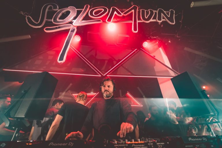 INGRESSOS À VENDA: Solomun e Vintage Culture se apresentam na Pedreira Paulo Leminski em outubro
