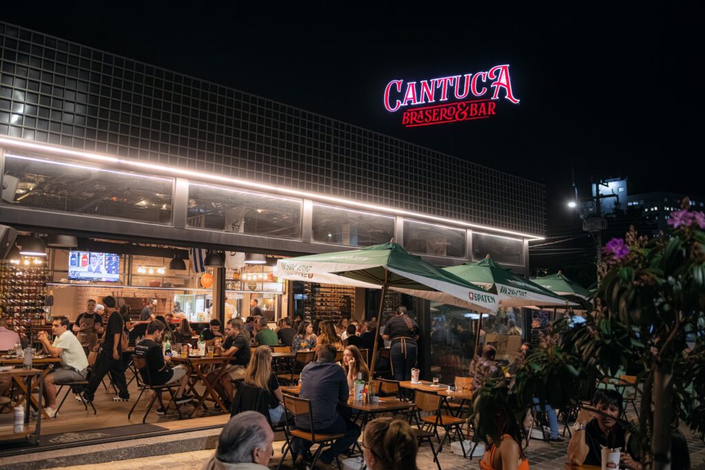 Folk & Blues ao vivo e cardápio especial transformam as noites de quinta-feira em programa de inverno no Cantuca