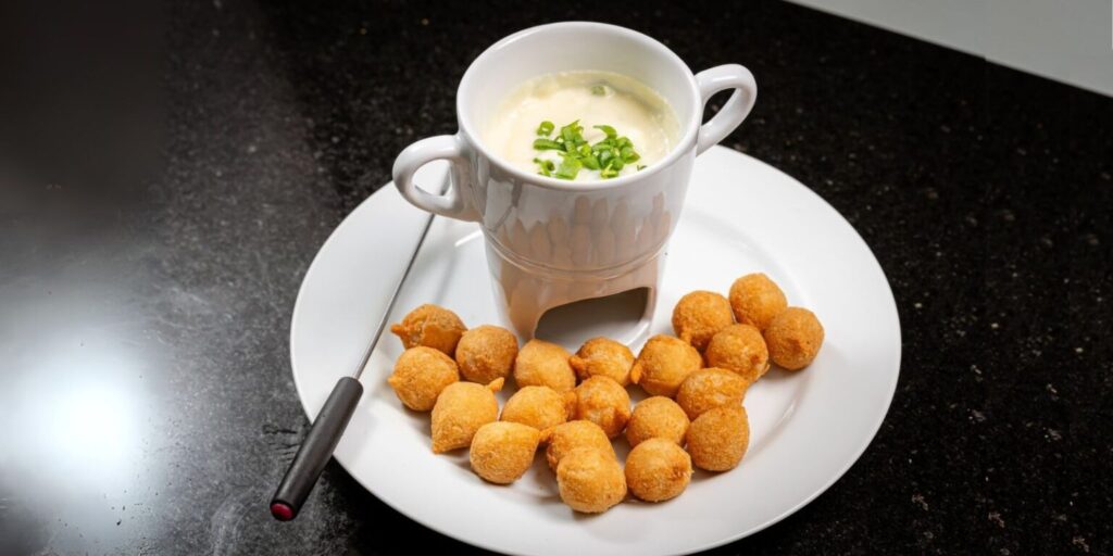 Fondue de Coxinha vira opção de happy hour para curtir o inverno em Curitiba