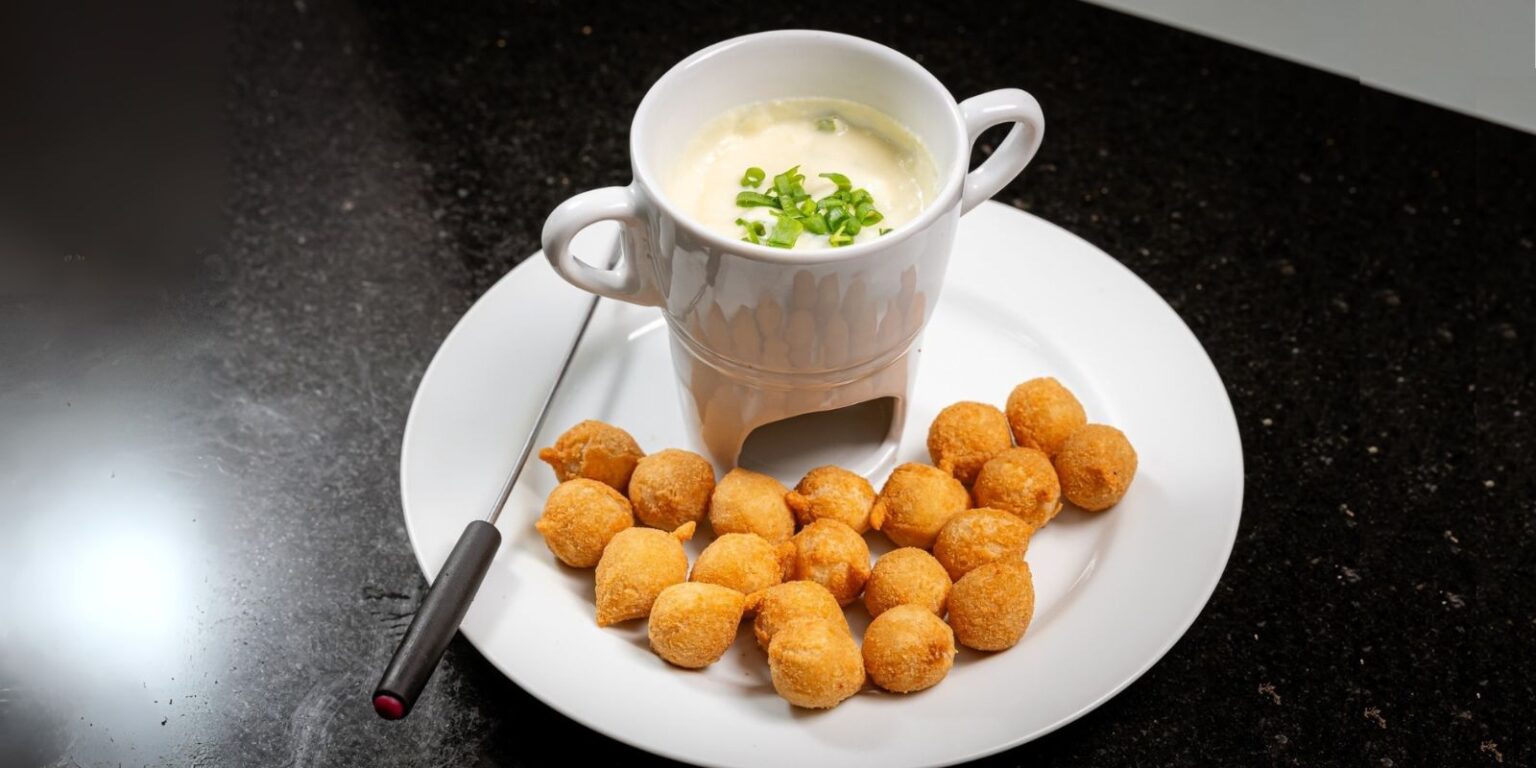 Fondue de Coxinha vira opção de happy hour para curtir o inverno em Curitiba