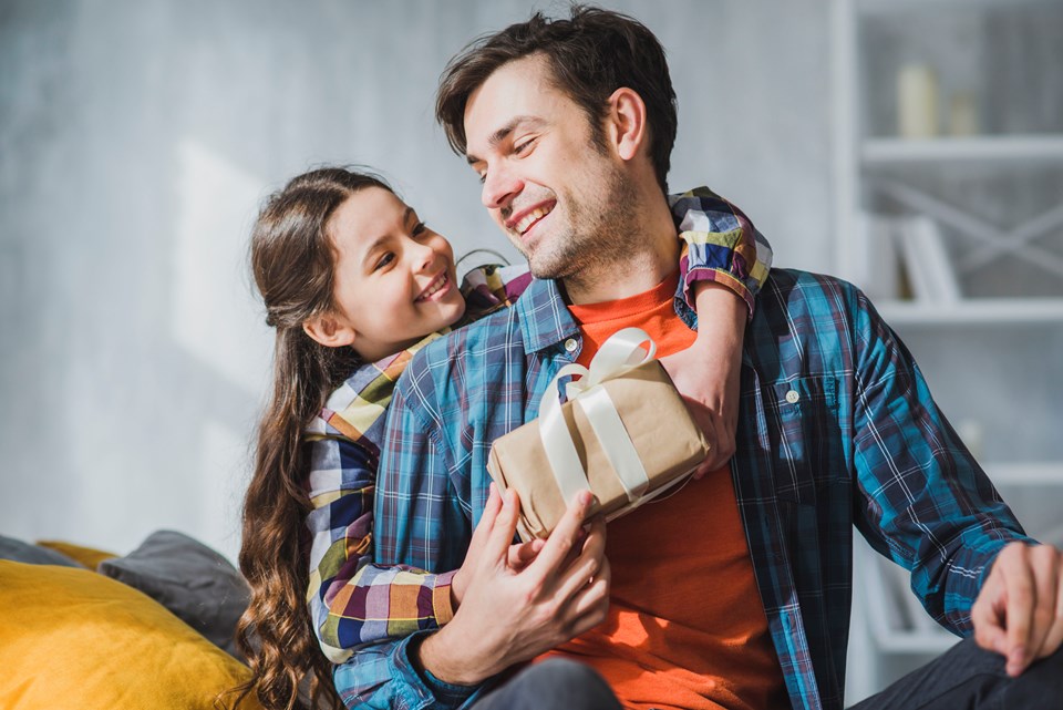 Vai comprar presente para o Dia dos Pais? Conheça seus direitos antes de fechar a compra